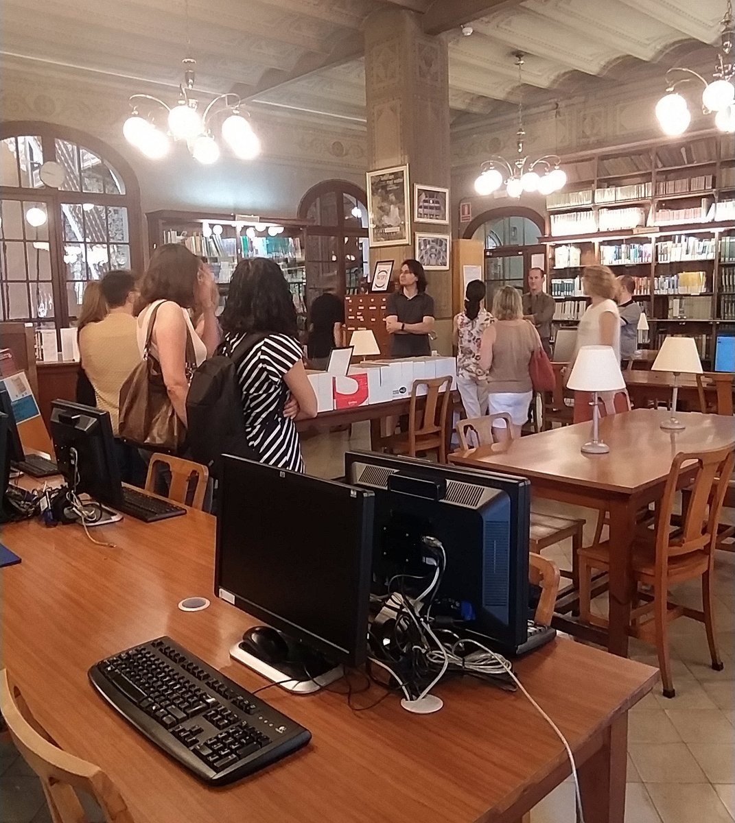 fpcatalunya's tweet photo. 👉Avui l'equip de l'Agència #FPCAT ha realitzat la jornada anual de formació amb la presentació dels treballs de grups transversals i visita a les instal·lacions de l'@EdTbarcelona. https://t.co/nhowaOmkmY