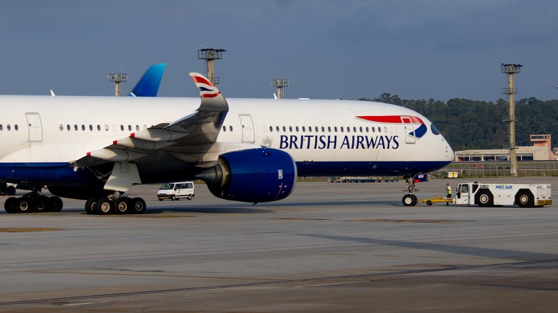 airwaysmagazine's tweet photo. This is why British Airways (BA) passengers, and airline customers around the world, could face further travel chaos this summer. #BritishAirways #VoteToStrike #CapacityCuts #FlightDelays #GMB #LondonHeathrowAirport #StaffingDisruptions
https://t.co/7xGgQOUrmK https://t.co/RPAFWInGTb