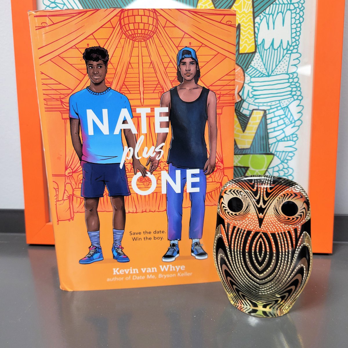 butchilitcen's tweet photo. 📚 Nate Plus One by Kevin van Whye #dailybutlershelfie #pridemonth2022 #nateplusone #kevinvanwhye @randomhousekids https://t.co/AY8zMkrJ2r