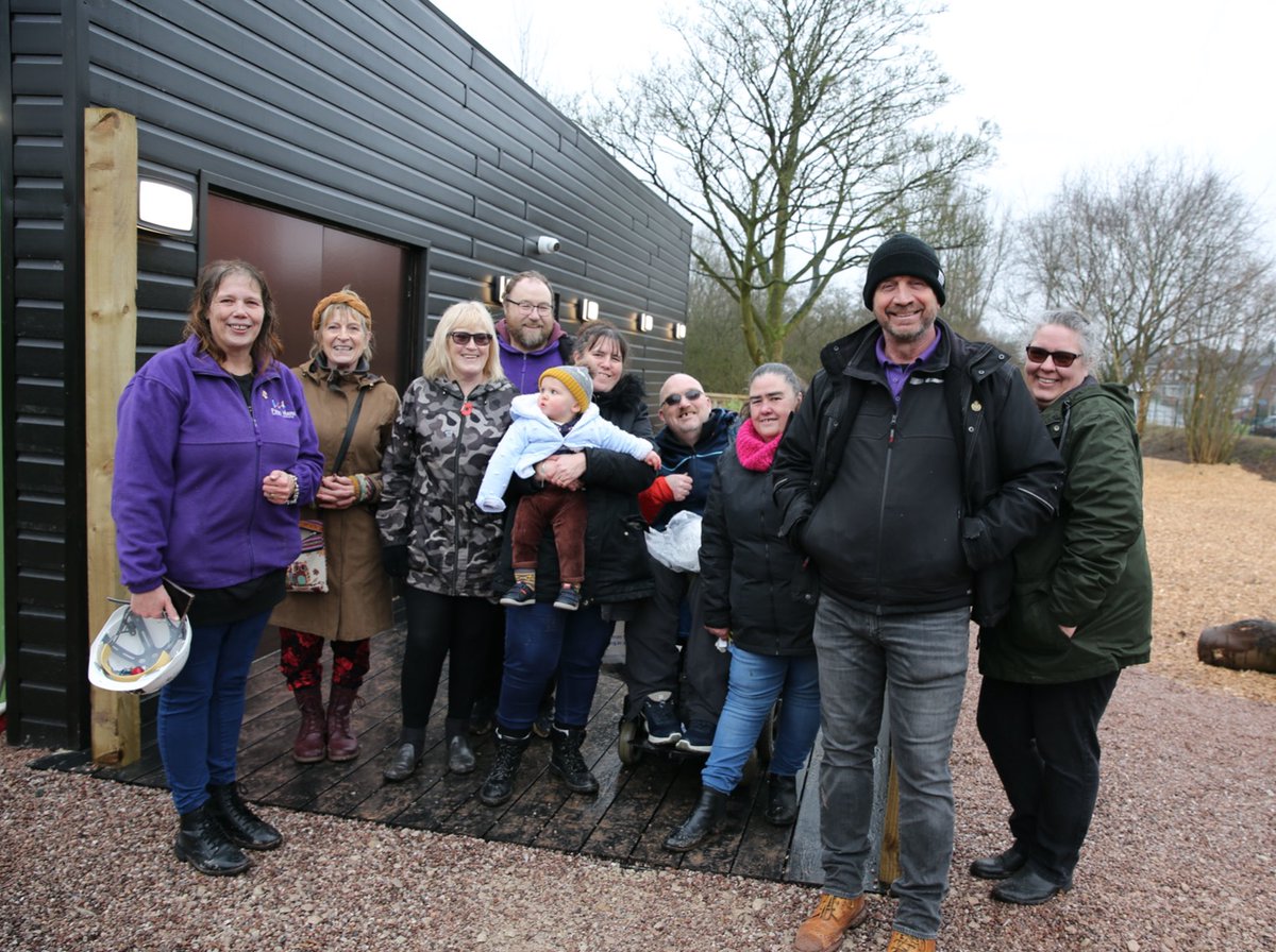 Tonight @MrNickKnowles, the DIY SOS team and hundreds of volunteers battle three storms to help a charity in #Stoke create an accessible community centre and garden ⛈️⚡⚡ 📺 @BBCOne 8pm and on iPlayer bbc.co.uk/programmes/m00…