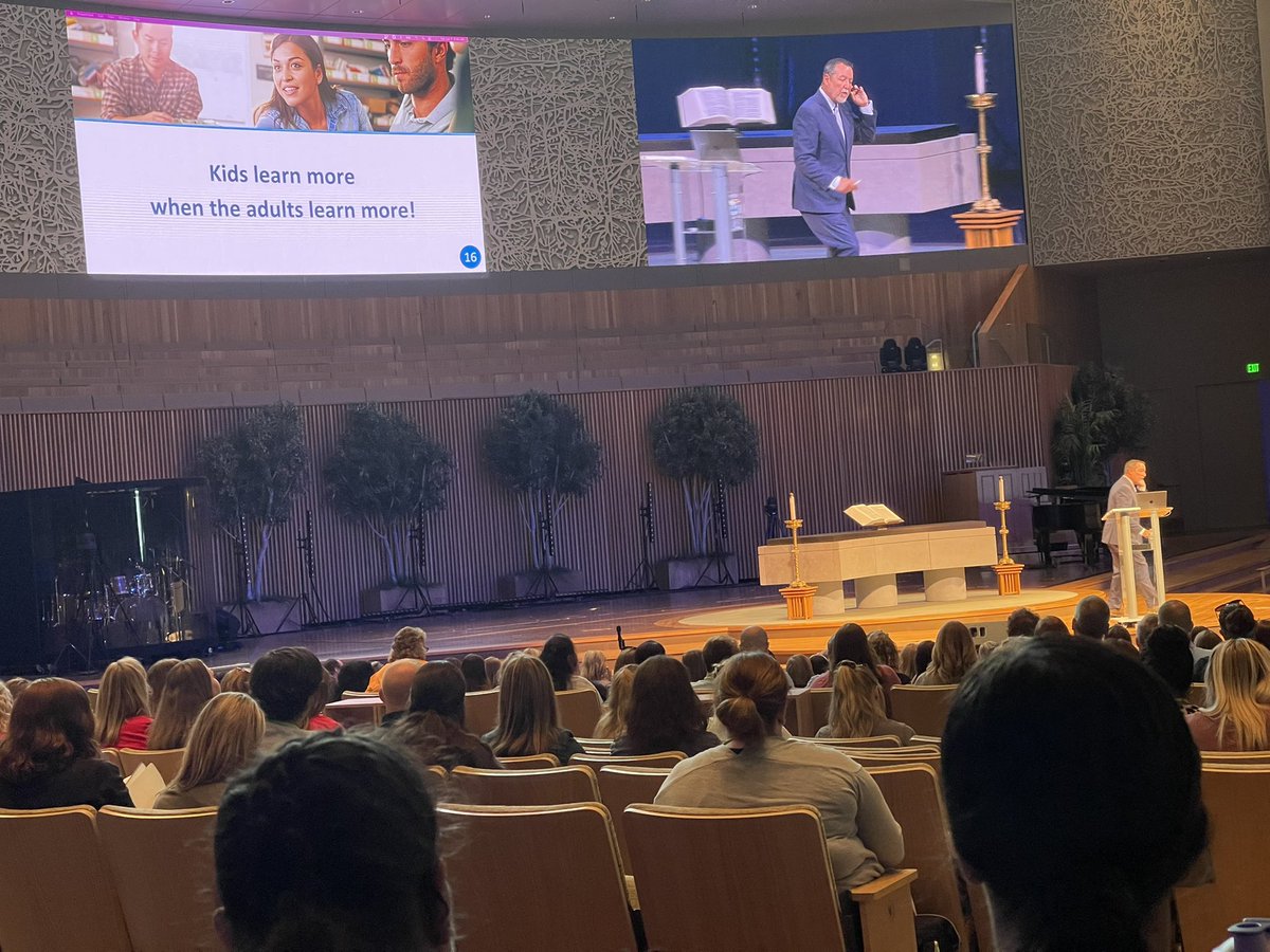 Bulldogs512's tweet image. TEAM Briarwood is excited to learn together at the SMSD PLC Institute! Kids learn more when the adults learn more! #SMSDPLCInstitute @theSMSD @mikemattos65