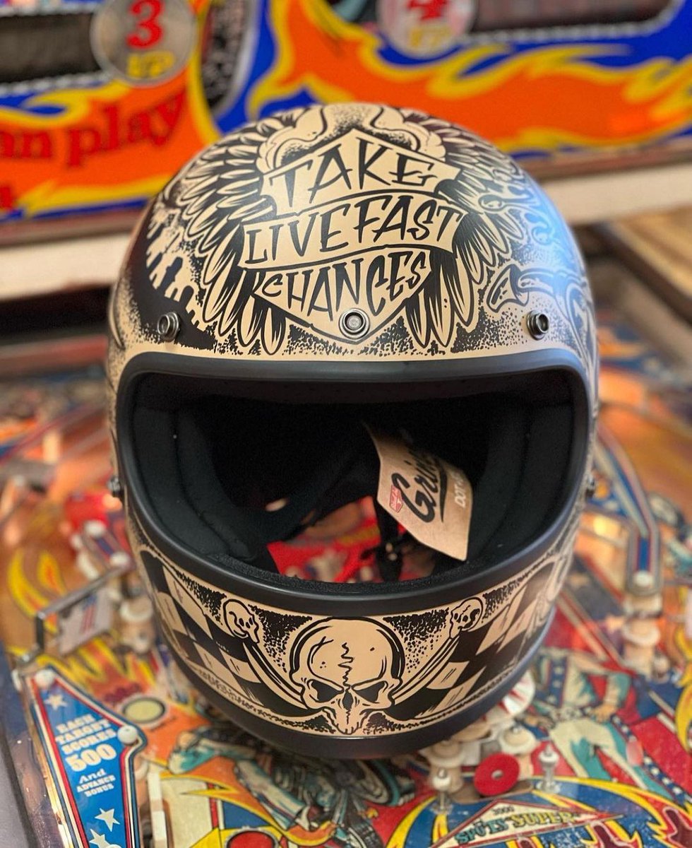 McKeag Art or frig off / instagram.com/mckeagart/