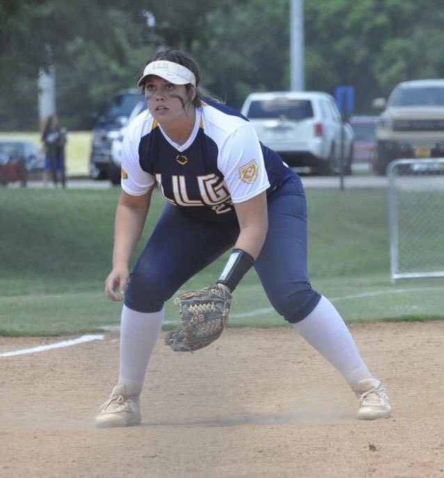 Happy birthday to Reagan Stewart, one of our 🎓Seniors with a big bat! Hope your day is as grande as your home runs! <a href="/Reagan_Stewart7/">Reagan Stewart</a> 💪🏻🎂🎉⚡️#getstruck