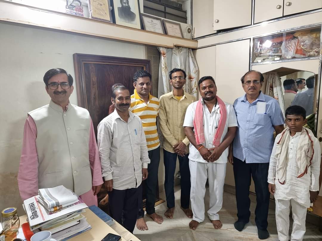 पतंजलि टीम हुबली के साथ कार्यालय में  
<a href="/swabhimani1/">Shifted to @drjaideeparya</a> <a href="/rakesh_bstpyp/">भारत</a> <a href="/Shivanand477/">SHIVANAND SURAKOD</a> <a href="/yoginigayathri/">Yogini Gayathri Aradhya</a> <a href="/vithob_g/">Vithob Rao G</a> <a href="/KMannolkar/">Kiran Mannolkar</a> <a href="/Harshit36194004/">Harshita</a> <a href="/RameshSulakhe5/">Ramesh Sulakhe</a> <a href="/NagartnaS/">Nagartna Sulakhe</a> @ShanbhagVaman <a href="/SmithaNaik5/">Smitha Naik</a> <a href="/achari_radhika/">Radhika Achari</a> <a href="/UshaBhagat16/">Usha Bhagat 🇮🇳राष्ट्रभक्त सोशल-योगीनी।</a> <a href="/RamaladRekha/">Rekha G Ramalad</a> <a href="/JyothiJambagi/">jyothi jambagi</a> <a href="/Kirankumar_yb/">Kiran kumar</a> <a href="/Rajkumarsirse1/">Rajkumar sirse</a>