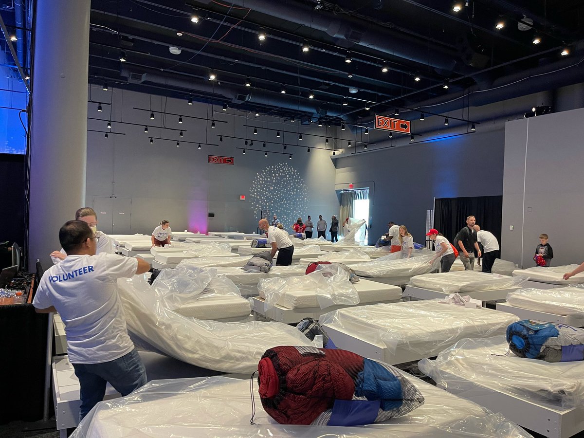 Columbus Gives Back tweet media