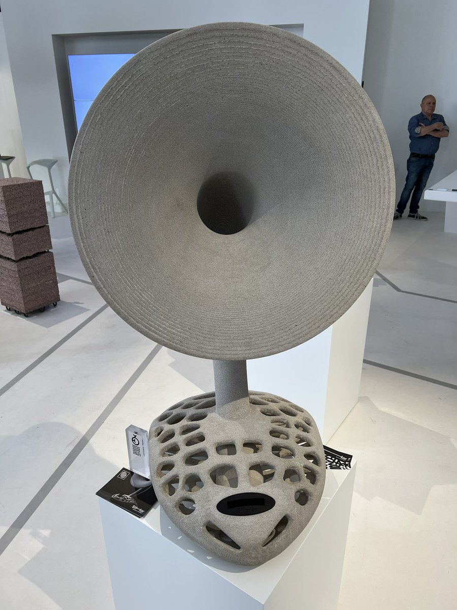 yutaro_nakajima's tweet image. ちょっとだけ欲しい。スマホの音を綺麗に？してくれるやつ。多分何かしら3Dプリントしてる。
#MilanDesignWeek2022