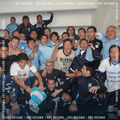 SoyDecanoOf's tweet image. ¡TUCUMÁN ES DE PRIMERA!

Un día como hoy @ATOficial de la mano de un equipo inolvidable y el enorme "Chulo" Rivoira lograban el ascenso a Primera División. 

#DaleDeca #VamosDecano