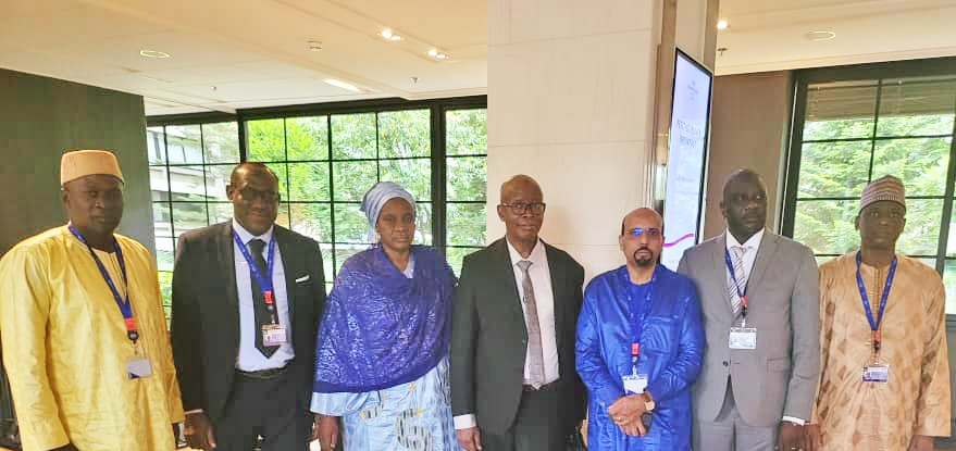 MenefpMali's tweet photo. A la tête d'une forte délégation du département, le Ministre Bakary Doumbia séjourne à Genève depuis le 6 juin 2022 pour participer à la conférence #internationale de #travail. 
Facilitons la création d'opportunités d'emploi ! 
#DNE, #DNFP, #APEJ, #ANPE, #FAFPA, #Mali https://t.co/08qEupdc7f