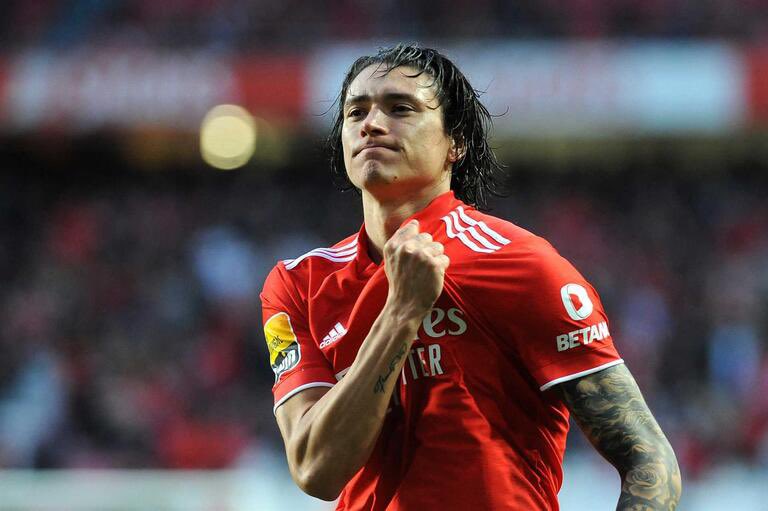 #Liverpool, #ManchesterUnited e #NewcastleUnited na corrida por Darwin 🇺🇾

Nenhuma proposta ultrapassou os 80M€ tendo já o #Benfica informado todos os clubes que Darwin só sai por um valor superior aos 100M€

Darwin prefere rumar a Liverpool para jogar na Champions League.