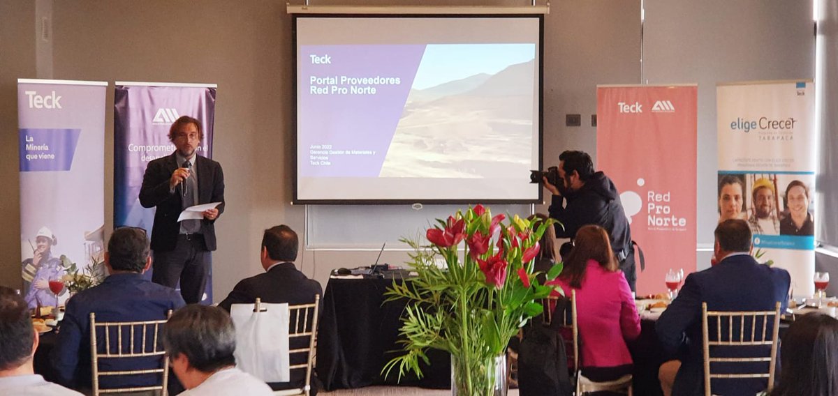 aiigremio's tweet photo. [#RedProNorte]
Empresas y gremios de #Tarapacá participaron de una desayuno informativo, donde se les presentó el portal @Red_ProNorte. En la oportunidad, profesionales de @TeckChile y de @aiigremio, explicaron los objetivos de la iniciativa y como poder ser parte del portal. https://t.co/vfLSYNbO8k