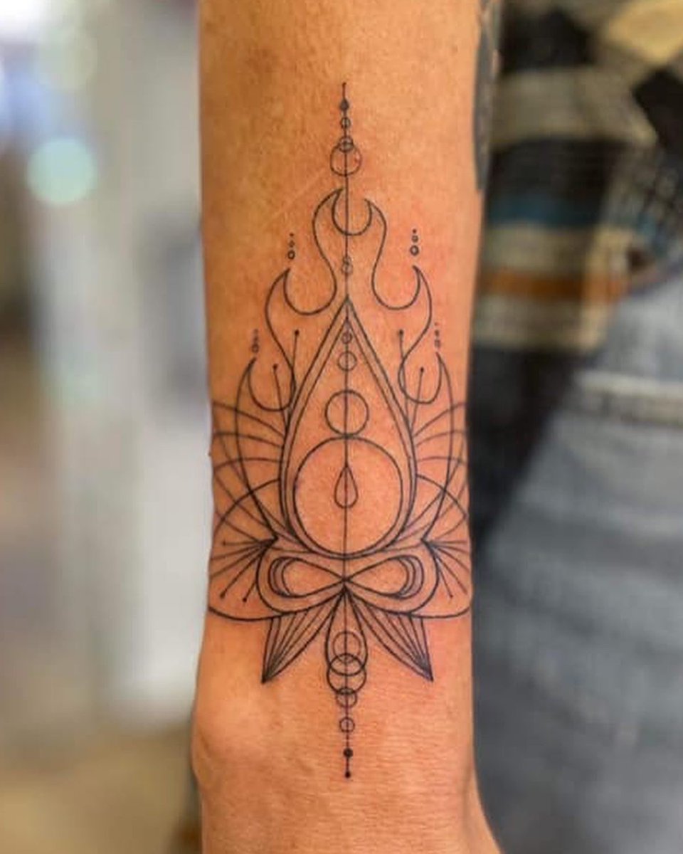 The newest member to the #PassafireTattoos club… it looks great on ya, Stephanie!  Any other Passafire inspired tattoos out there?? Tag us! | #PassafireArmy

Original design by Kaylin Hova ✍️