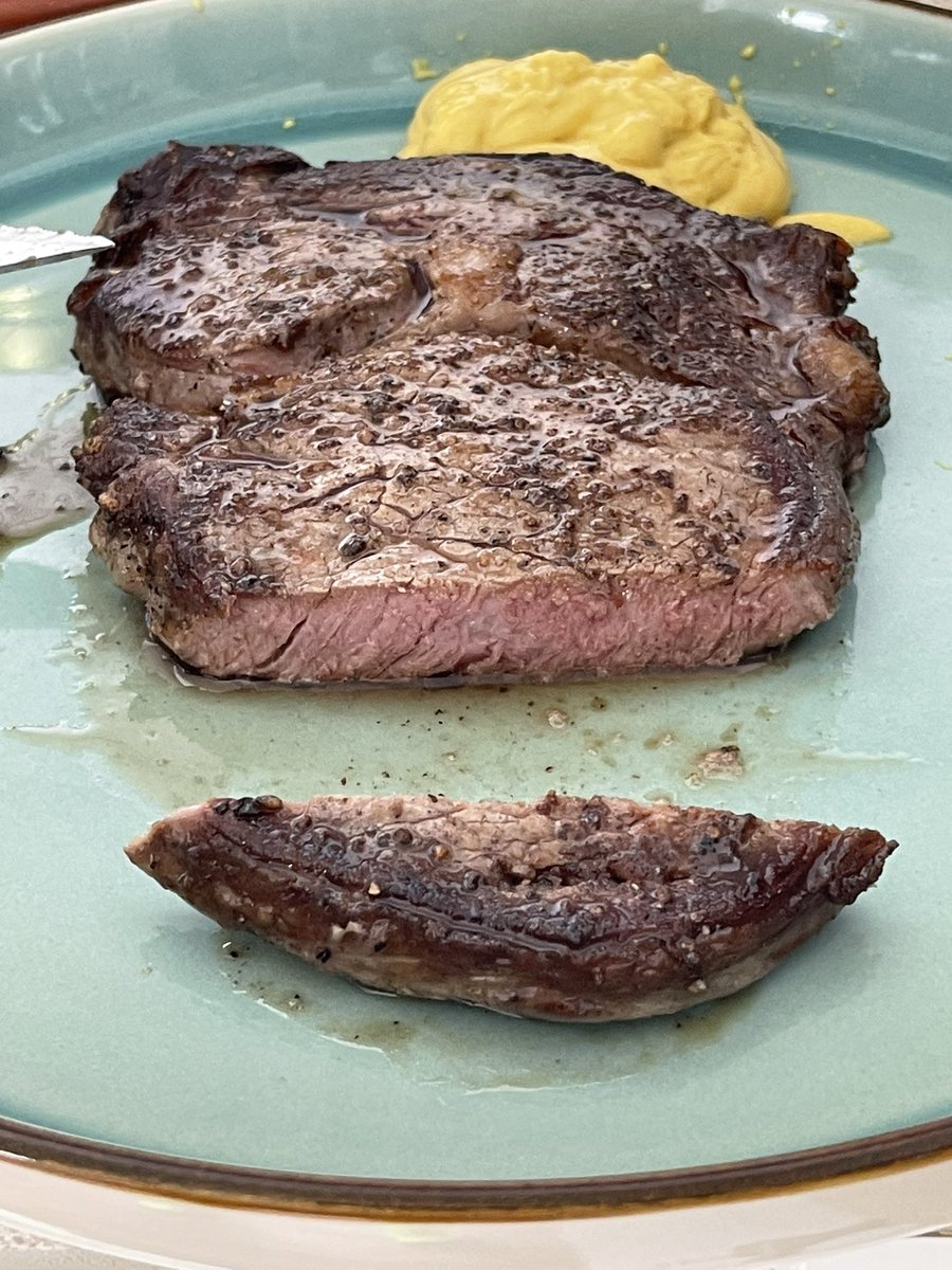dansemperepico's tweet photo. Think I solved my bad steak cooking mystery. 

I just started using a cast iron pan and I wasn’t pre-heating it long enough. 

Pre-heated for 5 mins this time. Added butter after. 

Still more cooked on the inside then I’d like but outside was much better than b4 (1.5 mins/side) https://t.co/Ehnq1A58ib