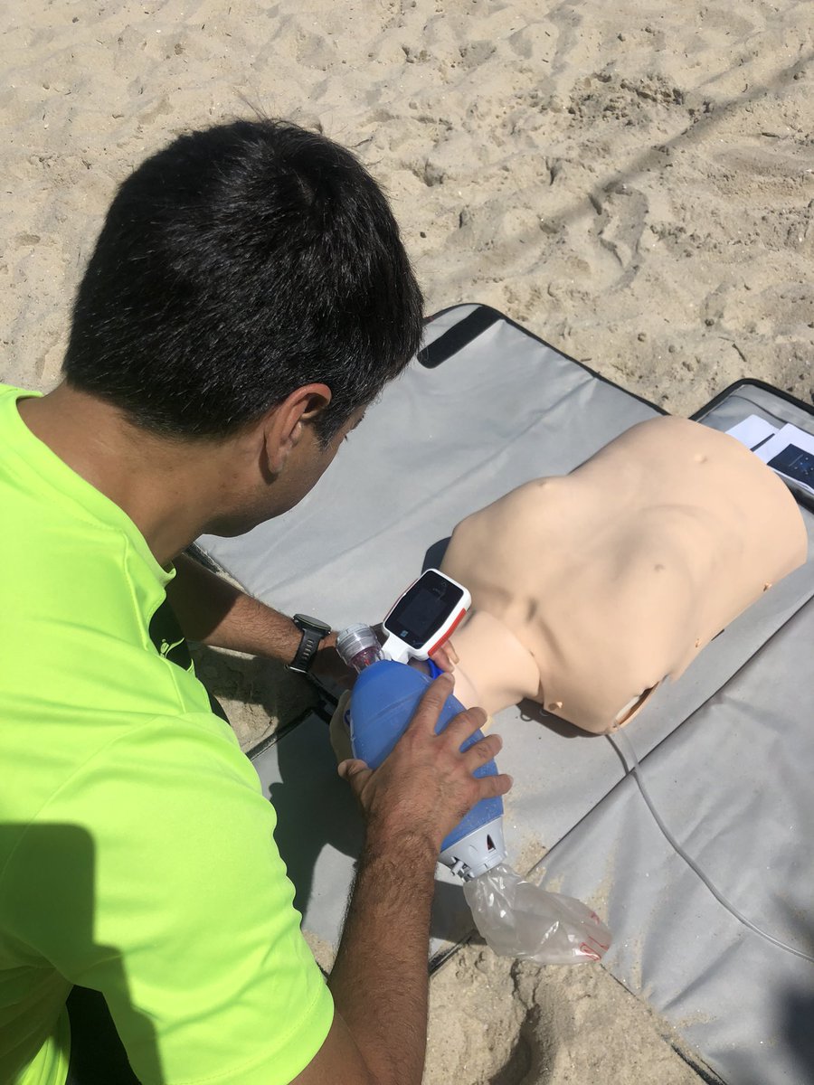 emilio_r_ruiz's tweet photo. 🛟🚤This morning we have tested several devices to improve initial #drowning care. Fantastic activity organised by #REMOSS & @SICRUS_research. Thanks to all the participants from the University School of Teaching and Sport Sciences @uvigo (Pontevedra) @carracedo54 #lifeguarding https://t.co/vfbiE6odYJ