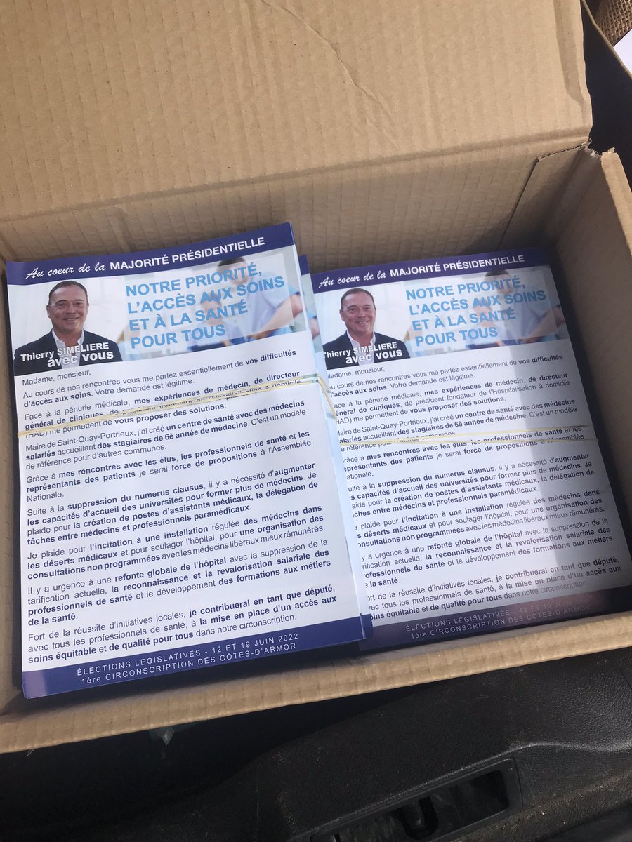 ThSimeliere's tweet photo. Journal de campagne : 2e document de campagne « l’accès aux soins et à la santé pour tous » en cours de distribution. Un grand merci aux militants 👋👏💌 https://t.co/5n1ZyFsSqA