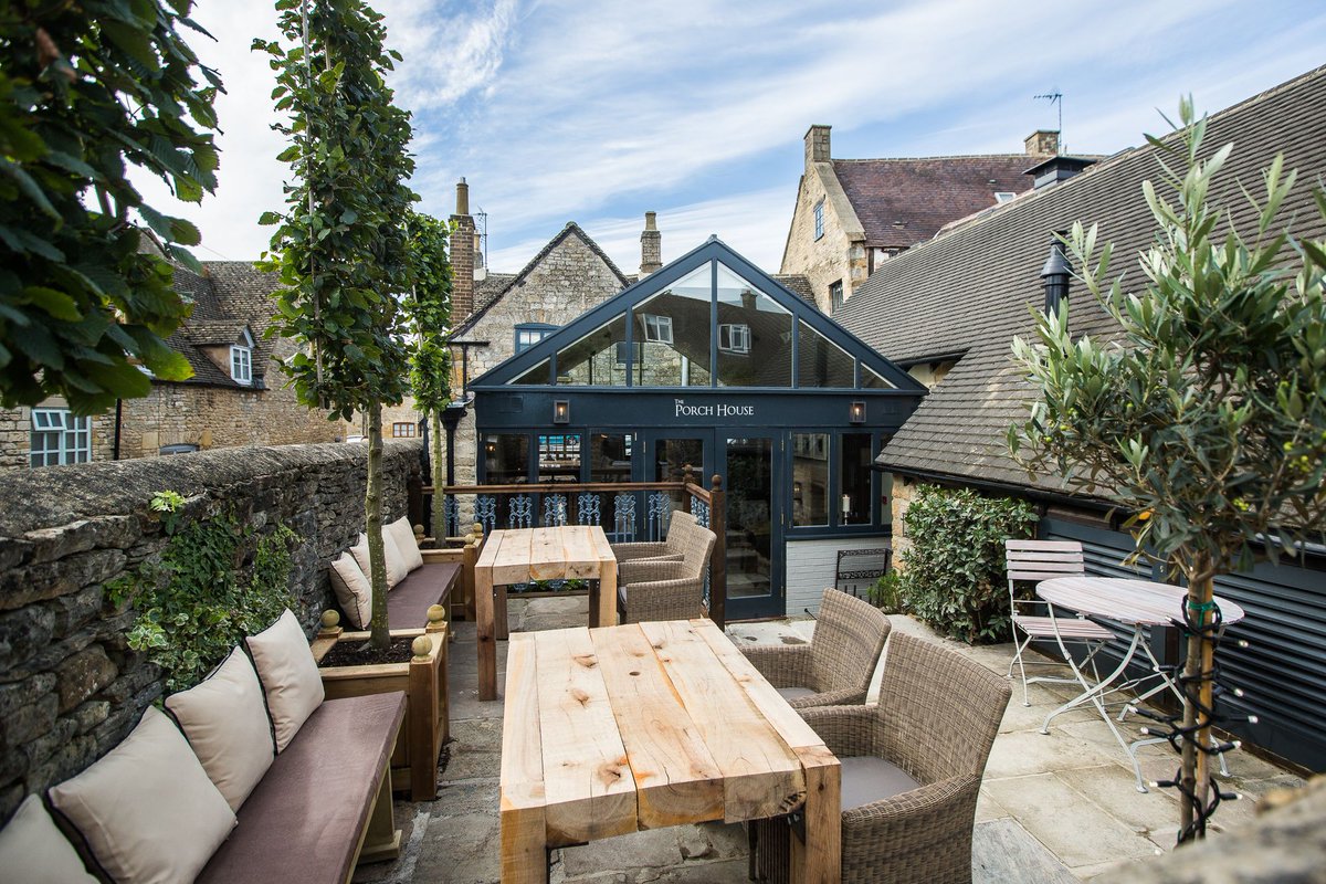 Mixing drinks, food, and accommodation perfectly at <a href="/BrakspearPubs/">Brakspear Pubs</a> Honeycomb Houses pubs including the Frogmill, near Cheltenham and Porch House -> beerinsider.com/hive-of-activi…