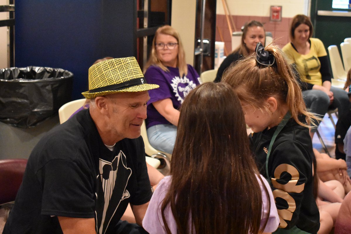 Hampton_Talbots's tweet photo. "There's no one like Mr. Howell." 

Today, Wyland Elementary celebrated its head custodian Mr. Donald "Dipper" Howell with songs, heartfelt messages, and many, many thank you's! 

We wish Mr. Howell a long, happy, and fulfilling retirement! ❤️ https://t.co/x2gxaCOacY