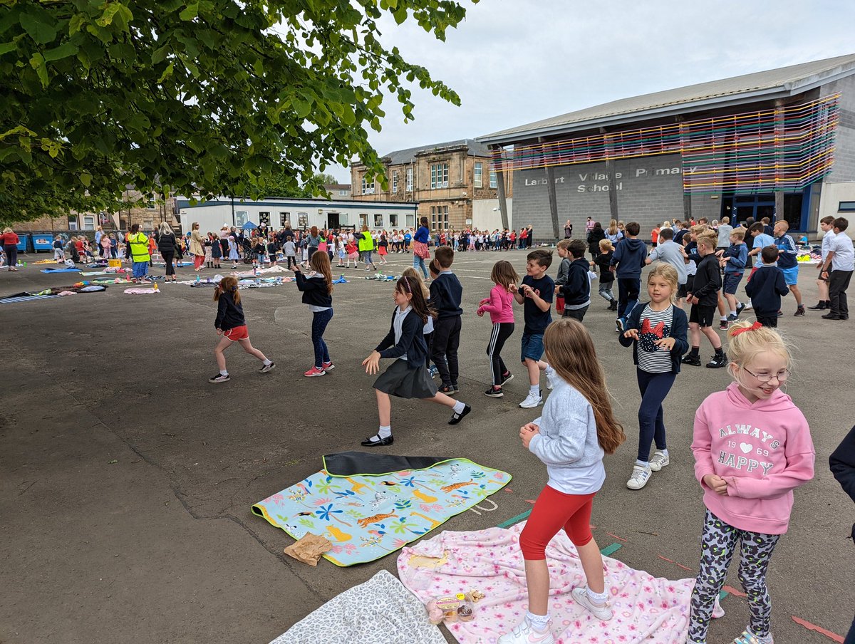 Miss Mitchell tweet media