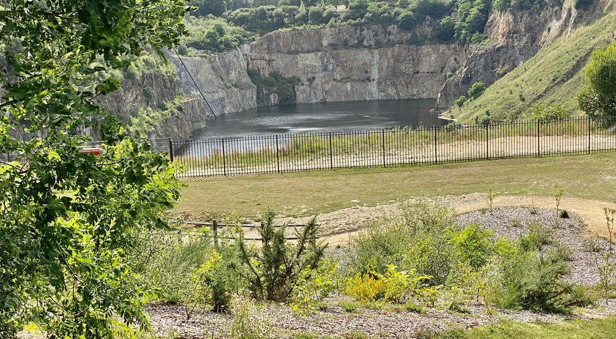 Lucbouard's tweet photo. Philippe Bouard maire d’Aubigny-Les Clouzeaux recevait aujourd’hui les clés des aménagements de la carrière des vignes.  Après des décennies d’exploitation, la carrière vit une seconde jeunesse en devenant réserve d’eau potable et zone de loisirs réalisée par VendéeEau. https://t.co/QD5yXk4iIT
