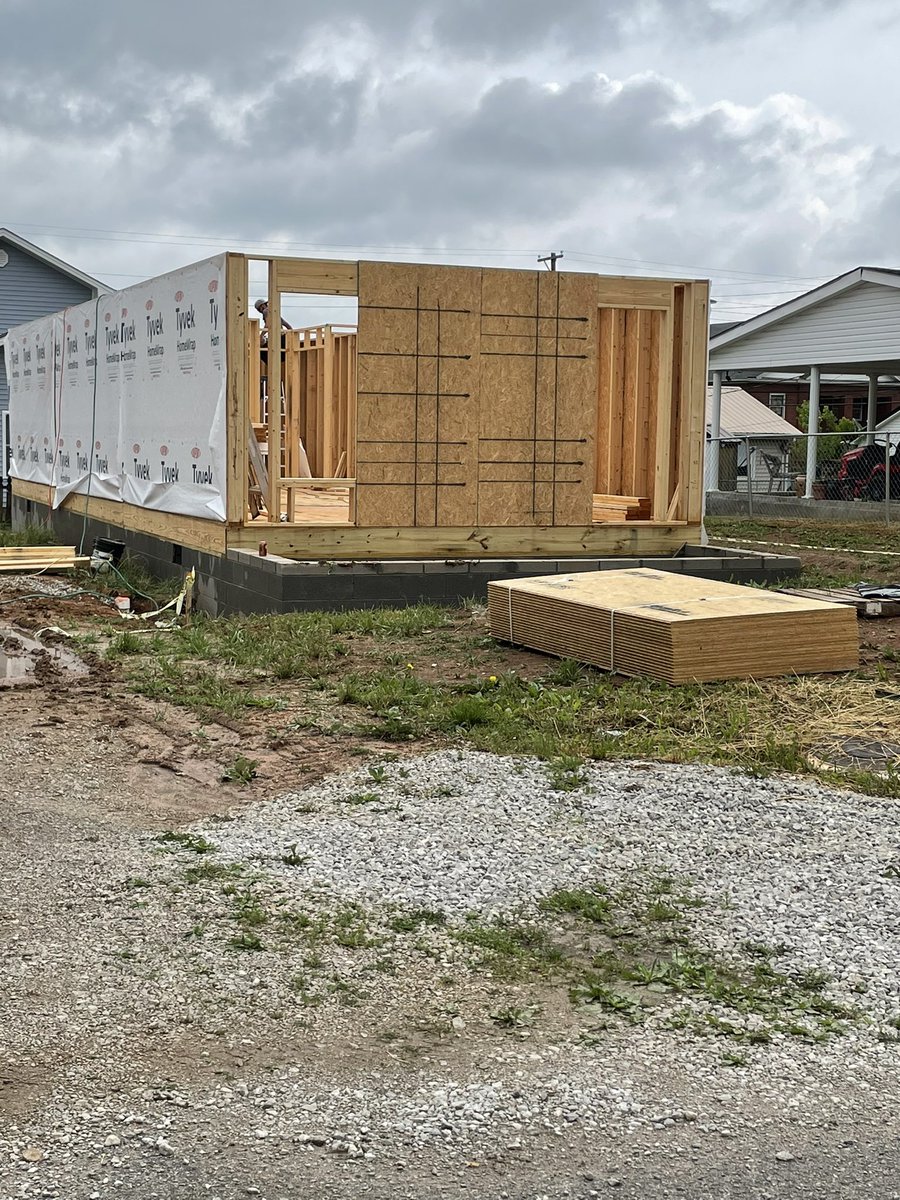 OppFinance's tweet photo. Visited the Recycling Our Outdated Trailer Sites (ROOTS) Initiative to see the redevelopment plans to de-commission 5 old single-wide units &amp; construct new energy-efficient homes to meet local codes. Funded by Kentucky Highlands,@Faheonline @usdaRD, @jpmorgan Pro Neighborhoods. https://t.co/sTkOGROHnl