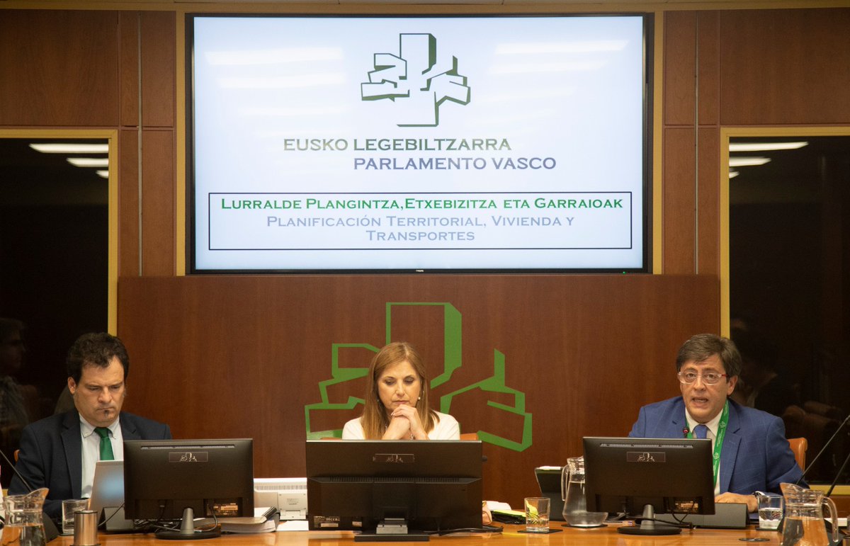 ➡️El diputado @CIbarluceaDFA ha defendido en el Parlamento Vasco el proyecto de Ley de Movilidad Sostenible de Euskadi como instrumento necesario para avanzar hacia una movilidad eficiente y sostenible que reduzca las emisiones de CO2, y ha presentado aportaciones a su contenido