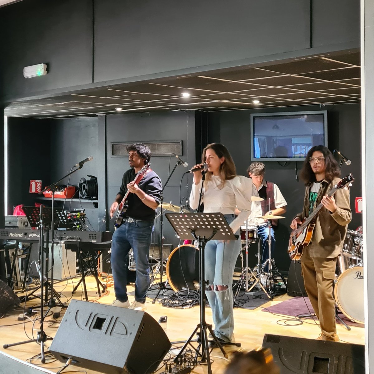 Taken just now from the music festival at Mojos, <a href="/ReadingUniSU/">Reading Students’ Union</a>.

A line-up of top <a href="/UniRdg_Music/">UoR Music</a> student bands performing, and plenty more to come until midnight tonight. There’s a barbecue and ice cream van too, if you fancy... 

Not a bad way to start Summer Ball week on campus!