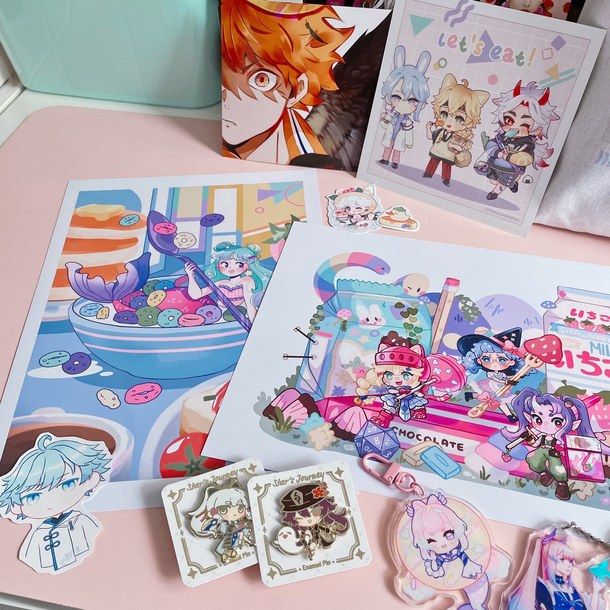 HonHonOfficial's tweet photo. My own Dokomi loot ✨ wish I could’ve browsed the artist alley more, but I still got to shop at friend’s + neighbour’s booths and received some lovely gifts 💖 thank you all for being so awesome! I really loved talking to you 🫶🏻 https://t.co/jc1fkaznLR