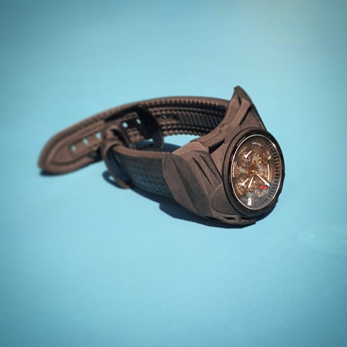 Project_O1's tweet image. Pilot 1 #chronograph " #Blackbird " ￼ 90° offset, #swiss mechanical self-winding, #carbon fusion case... #watches