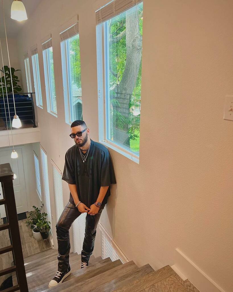 MisterChavy's tweet photo. DONDA ESTAS https://t.co/cPK3bWfDlp https://t.co/2id9HPi8Sh