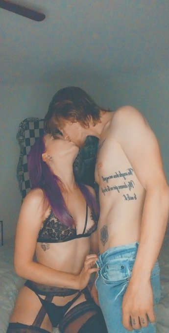 I like to think we're a lovely couple ❤️ https://t.co/JvGHCOqCL3