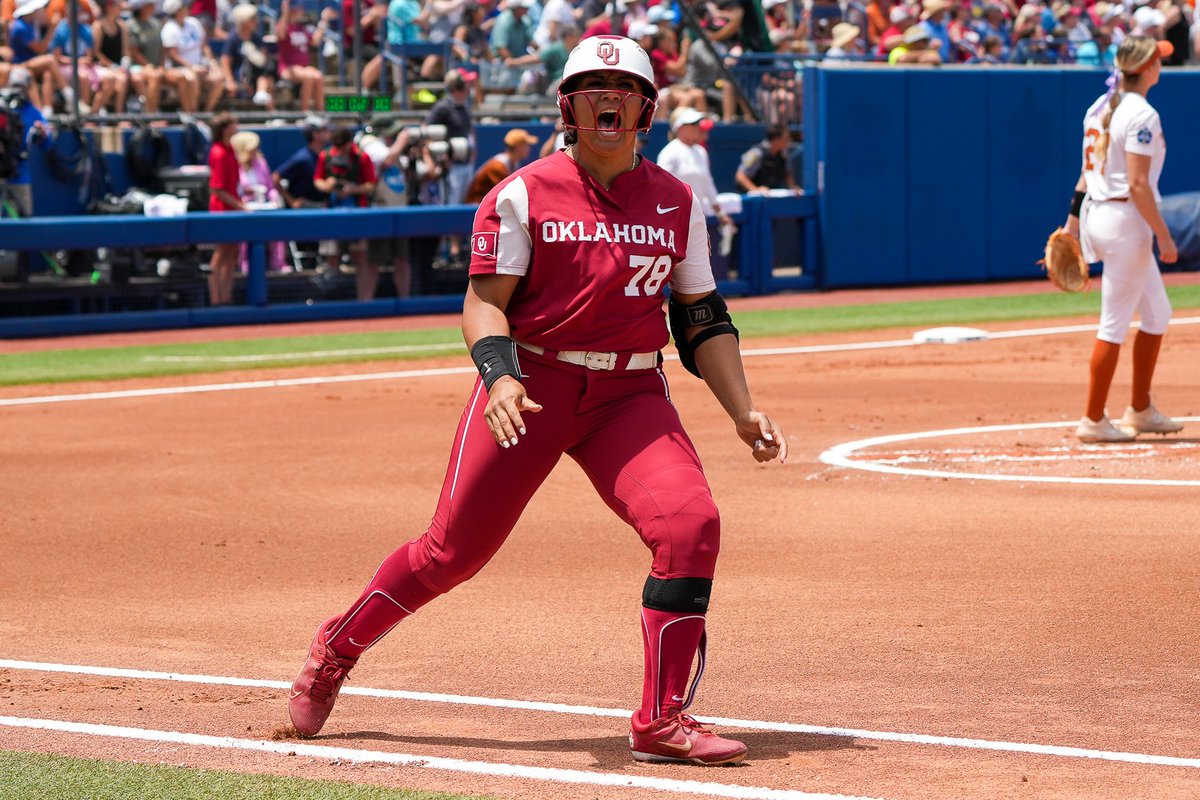 NCAA Softball tweet media