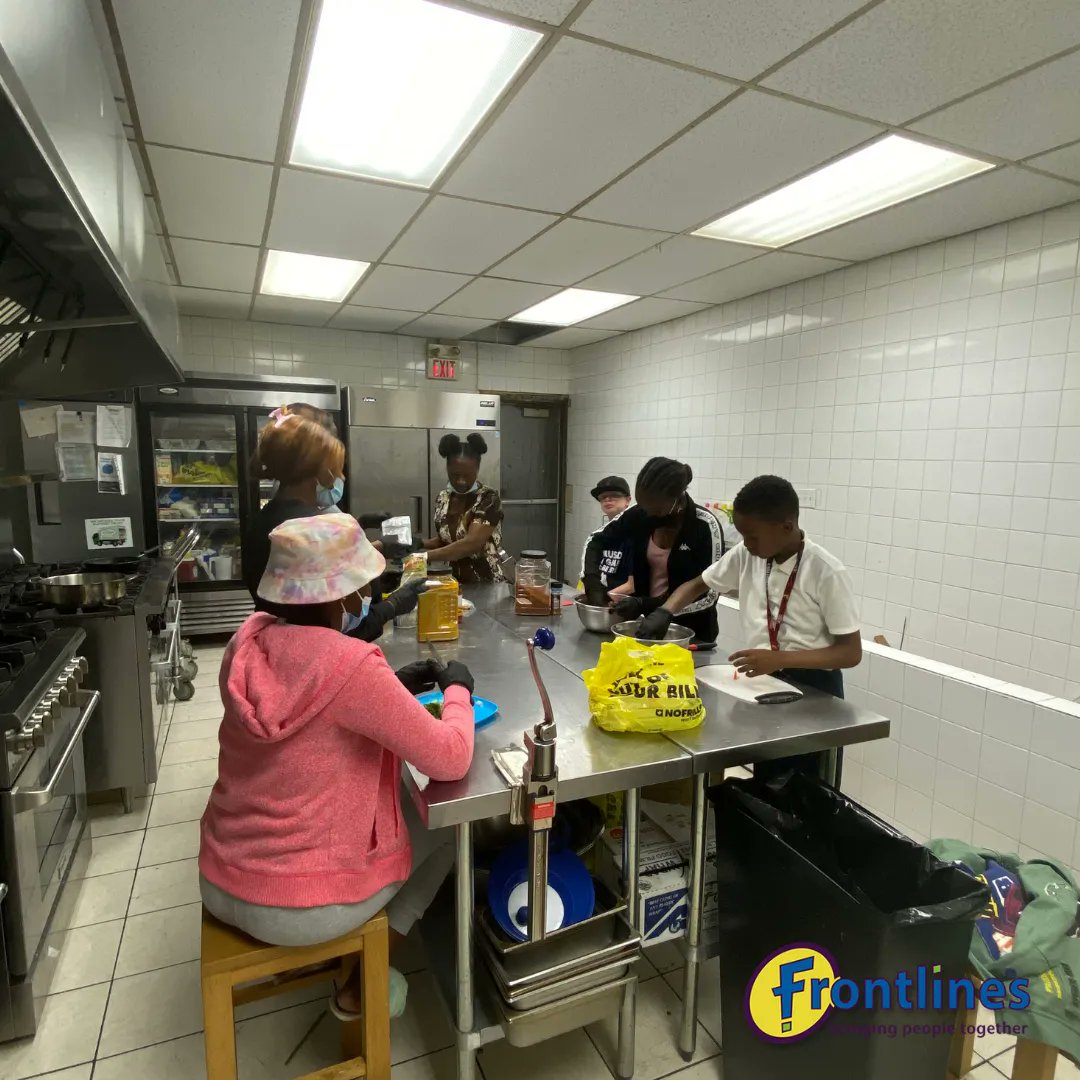 frontlinesto's tweet image. Join us tomorrow at 4pm for our So You Think You Can Cook Program. This program is for youth aged 6-12. Last week we cooked quesilldias, come in and find out what we will be cooking for tomorrow😋👀Register on our website now✍️
.
.
.
.
#torontocook #torontochef #torontoculinary