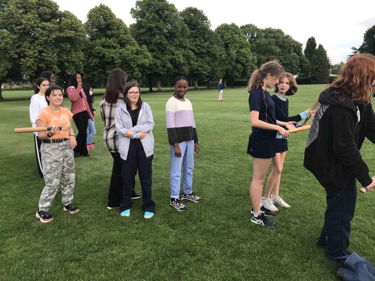 It’s the next round of the inter-house rounders with Le Roy boarders joining their senior houses.  #StSwithunsCommunity #StSwithunsFun #StSwithunsCaritas #StSwithunsBoarding