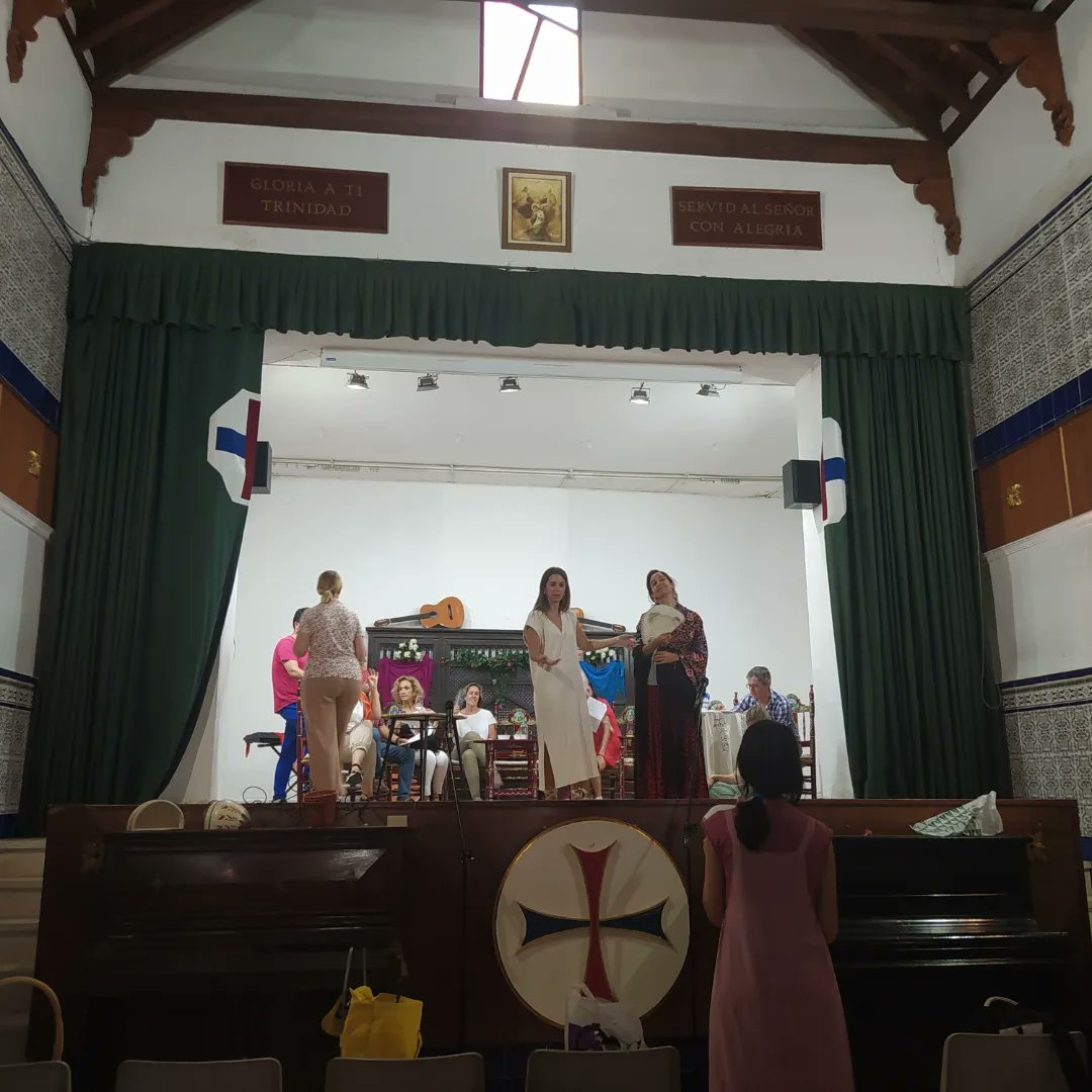 CBeaterioFEST's tweet photo. ¡Menos de 48 horas para el estreno de "Fea y con gracia" y en el ensayo general hemos disfrutado muchísimo! Por cierto, ¡está todo vendido! #go #somosfest #profesdelBeaterio https://t.co/YfKlWHc3VH