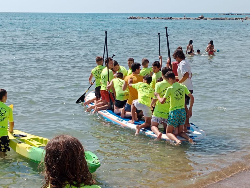 Los alumnos de la ESO hemos pasado la mañana en la playa de Campello haciendo actividades como paddle surf, kayak, Big Sup…

¡Nos lo hemos pasado genial! 🤩 

#excursion #actividadesdeportivas #actividadesnauticas #campello #colegiomariaasunta