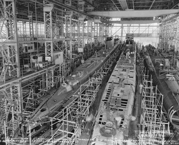 TorskVolAssn's tweet photo. On this day in 1944, the keel was laid for USS TORSK at the Portsmouth, NH Naval Shipyard.🎂
TORSK was one of the "32 in '44" submarines the yard made that year.
Still floating!
https://t.co/lGTBOQrbgg https://t.co/plIKvI4zCC
