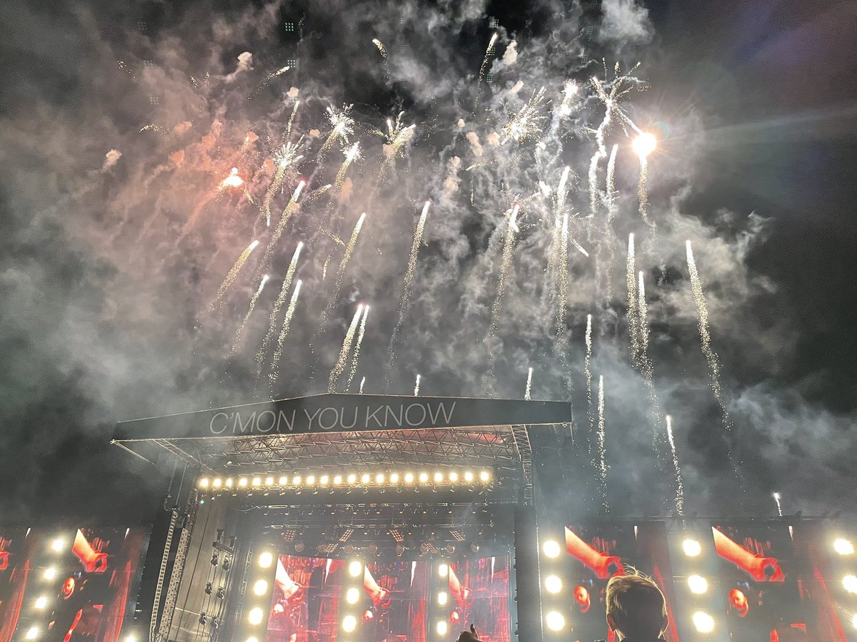 Still trying to come back down to earth after an epic amazing biblical phenomenal weekend seeing <a href="/liamgallagher/">Liam Gallagher</a> at #Knebworth2022 a lifelong fan so happy to share it with my daughter &amp; amazing people we met what an experience i will never forget music was on form 🖤🤟🏻💯🔥💋