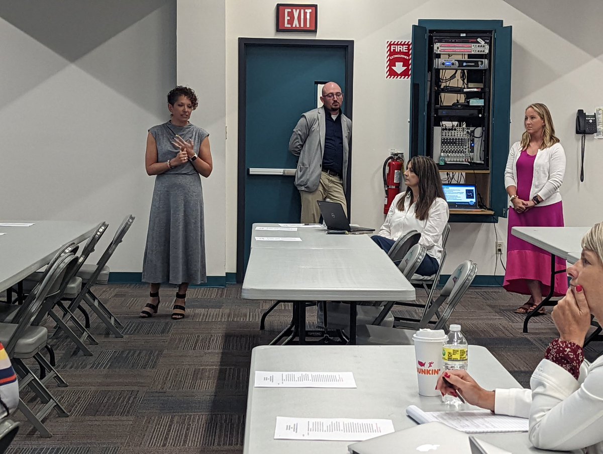 hartzell_dana's tweet image. Great presentations by @ltgoodnews and @brooklyn_stem during our STEM Networking event at WCESC. Two more events next week in northern and eastern Indiana! #STEMeducation #stemcertification