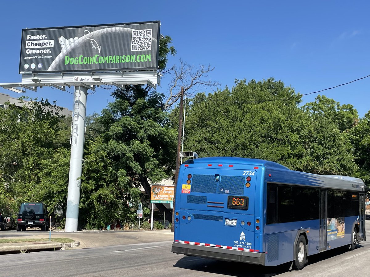 In Austin, TX for #HackerHouseAustin and #Consensus2022? 

Keep an eye out for #Solana's favorite doggo. 👀