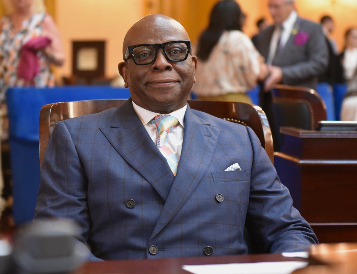 Today, state Senator Dale B. Martin – a lifelong Cleveland resident and retired member of IBEW Local 637 who's spent 4+ decades working as an electrician – was sworn in as the state senator for Ohio’s 21st Senate District.

Learn more about Senator Martin:
ohiosenate.gov/senators/willi…