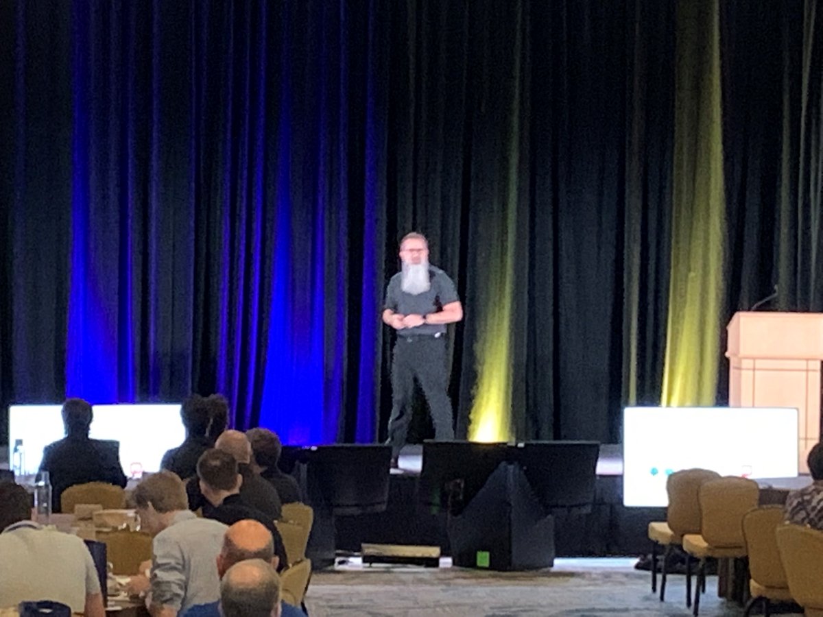 agbt's tweet photo. Hello @ResolveBioSci! Packed house for the launch of their Molecular Cartography workflow during the GOLD workshop and lunch at the 2022 @AGBT General Meeting.  #genomics #AGBT22 https://t.co/FSDCVmRZjb