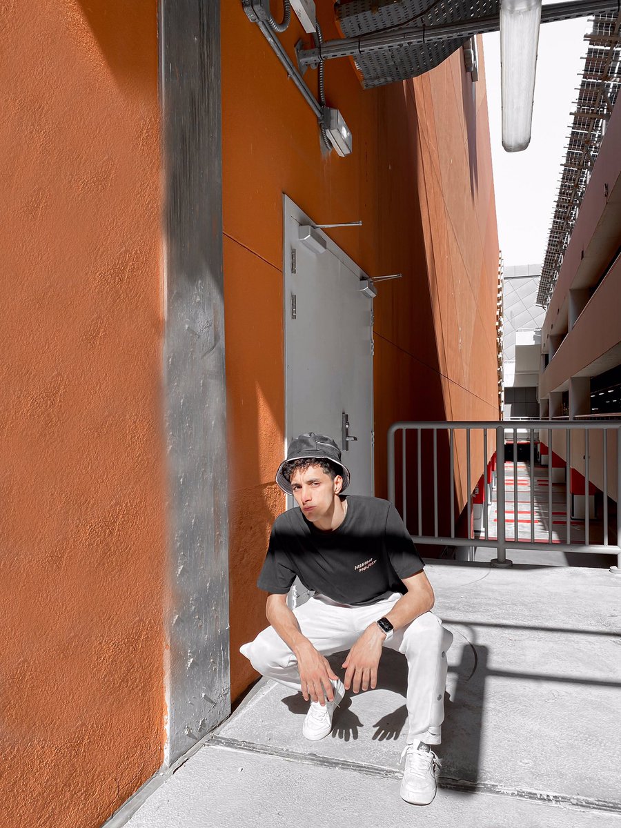 urfav0mustafa's tweet photo. 🖤🤍🪐 https://t.co/AcFDI8RD8c