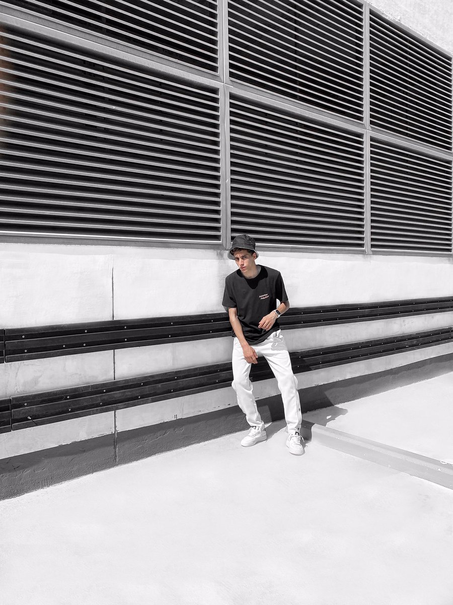 urfav0mustafa's tweet photo. 🖤🤍🪐 https://t.co/AcFDI8RD8c