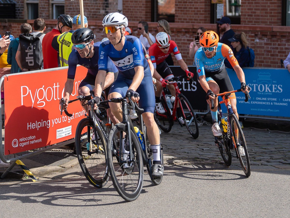 This is actually a picture of a group of cyclists who have just heard that there is a chance of FREE COFFEE and CAKE for your club if you sign up for your #pathfinderrides at @StokesCoffee