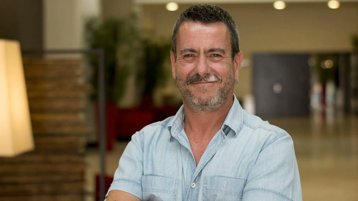 Un resultado positivo en VIH vuelve la vida del revés. Para hacer frente a ese impacto inicial y ayudar en el camino vital que viene después, el Programa de Pares de Cesida pone en contacto en el mismo centro hospitalario a los pacientes con educadores que también tienen VIH