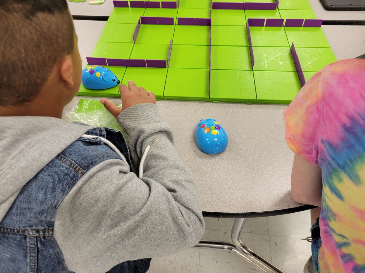 melthornhill's tweet image. More from our day with 5th graders visiting us to learn about the STEAM activities that will be coming to the  KCS elementary summer schools. #kcslearning2020