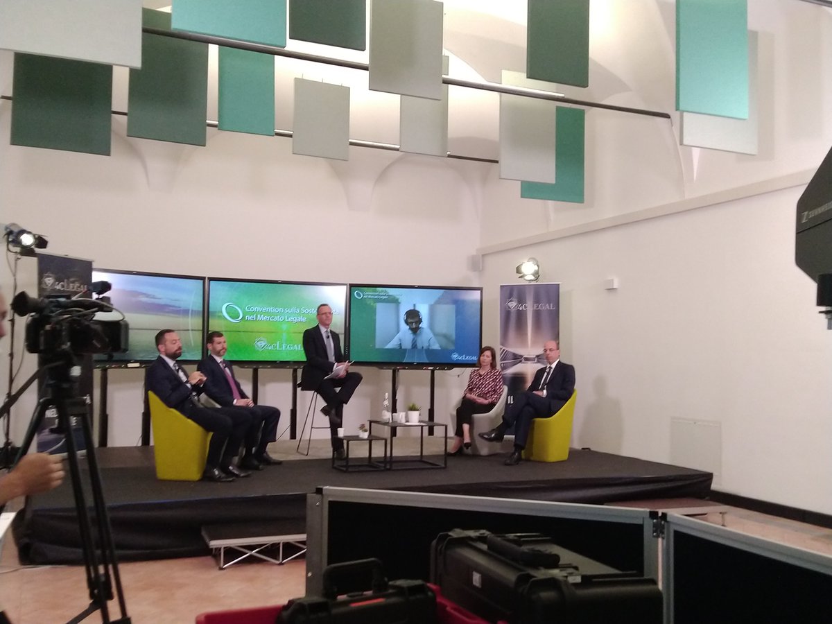 "Washing" della #sostenibilità: l'ingannevole comunicazione del rispetto dei criteri ESG.
🔸Massimiliano Corsano, #Carabinieri
🔹 Silvio Cavallo, #Pillarstone 
🔸 Roberta De Matteo, <a href="/OrrickItaly/">Orrick Italy</a>
🔹 Carlo Alberto Giovanardi, #GiovanardiStudioLegale
🔸 Luca Testoni, <a href="/ETicaNews/">ETicaNews</a>