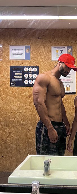 Watch Ewerton Mineiro's leaked NSFW photo on TwXstars