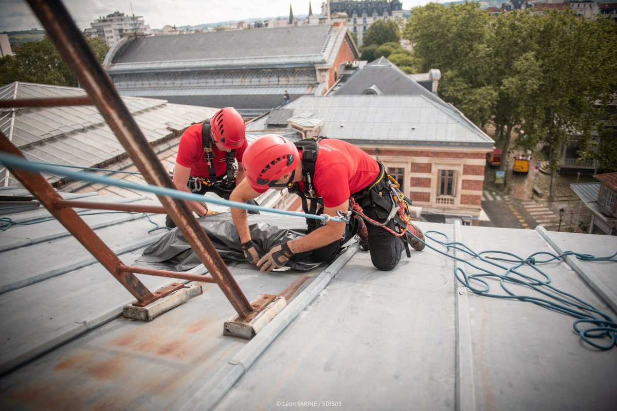 Pompiers03's tweet photo. https://t.co/6RWZTUpc7U