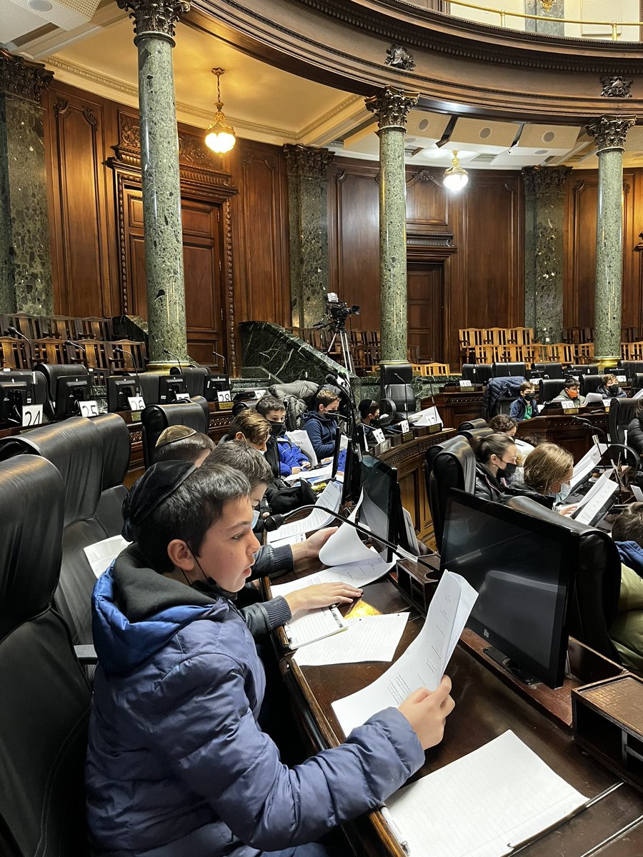 Hoy tuvimos la cuarta sesión del año junto al Instituto Educativo Bereshit Aaron Angel, el cual presentó un proyecto para implementar botones en los semáforos de la comuna 15. Presidió la sesión la diputada <a href="/lauravelascook/">Laura Velasco 💚</a> . Agradecemos a todxs por participar.