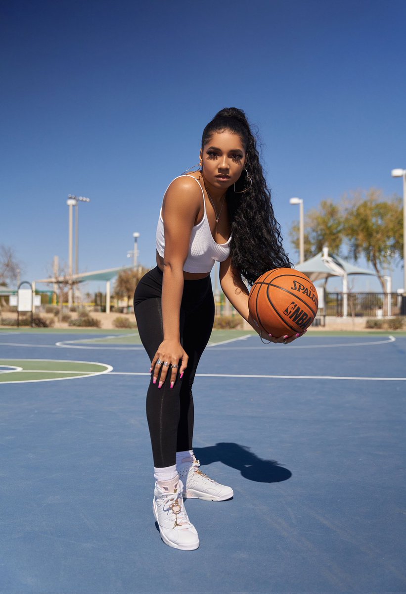 Layla_Matilda's tweet photo. Never miss becuz I started dunking instead of shooting. https://t.co/BFmxtXLe9E